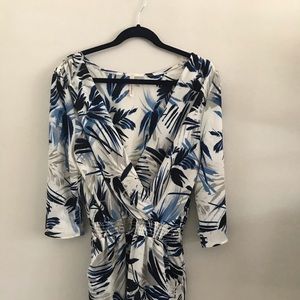 NWOT blue floral romper, L